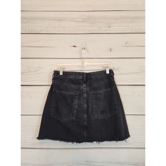 H&M Women's Denim Distressed Raw Hem Fringe Black A-Line Mini Skirt Size 4‎ - Picture 2 of 7